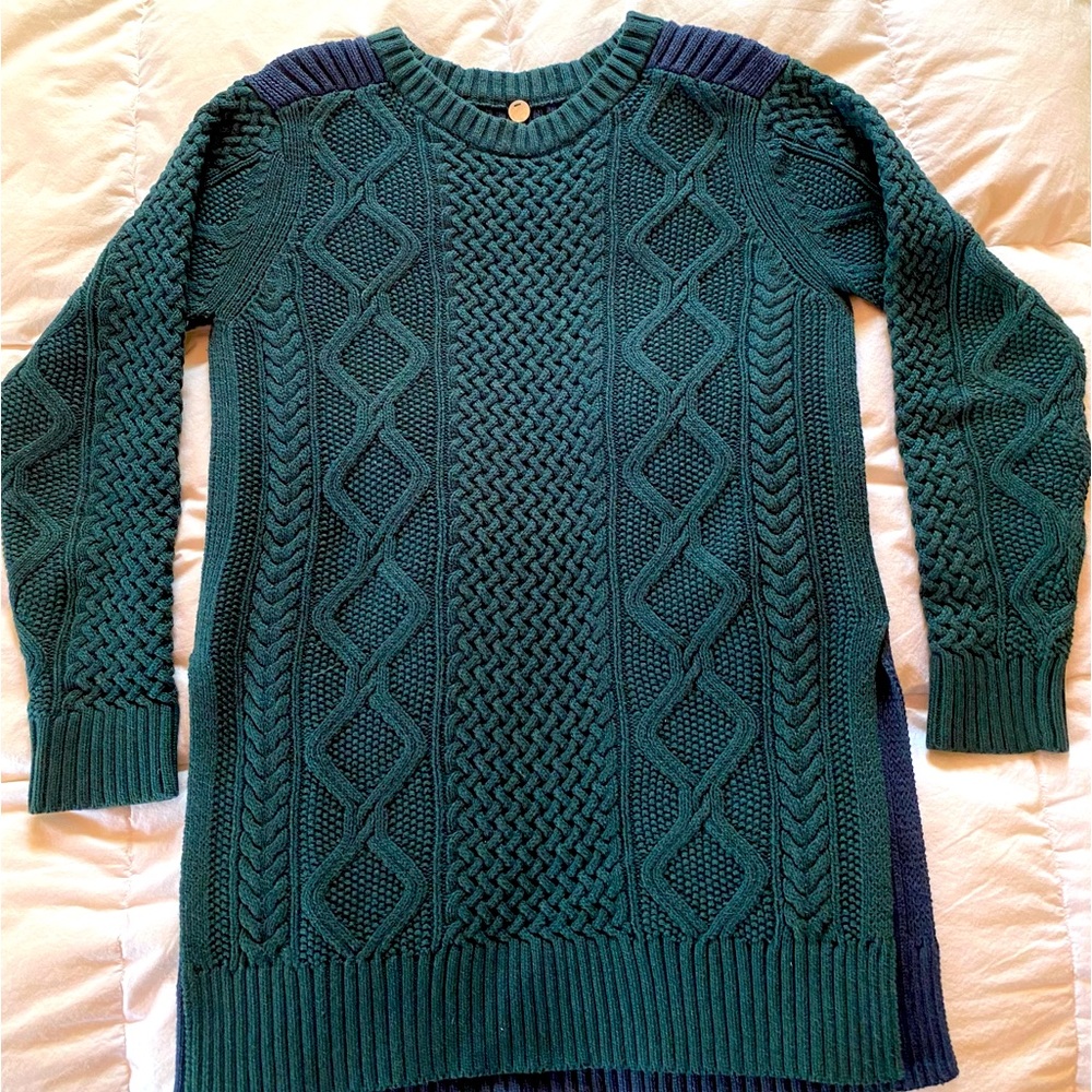 Margaret O’Leary crew neck oversized pullover. Size M, navy blue/jade green.